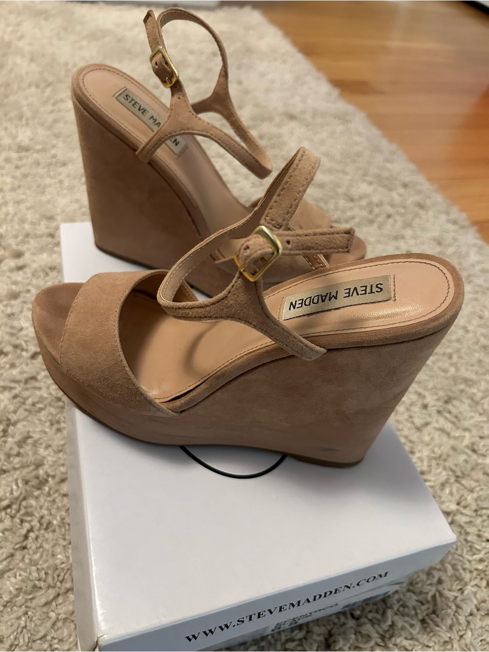Steve Madden Nude/Tan Suede Platform Wedge Sandals